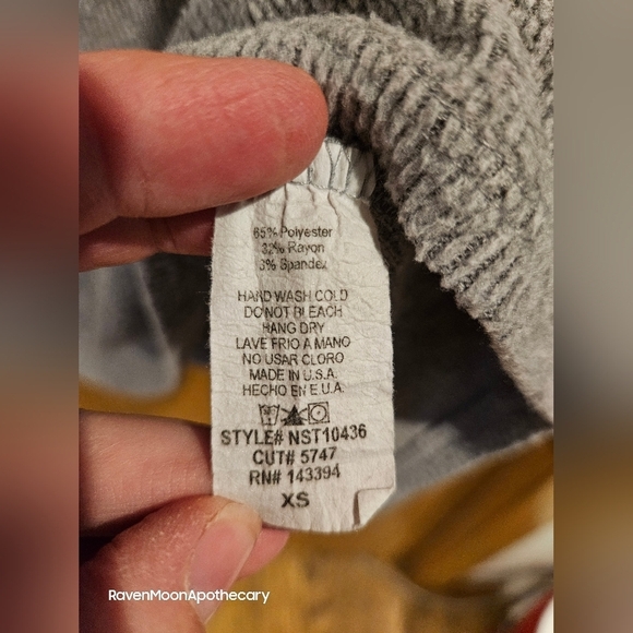 Fashion Nova Sweater - Picture 4 of 6